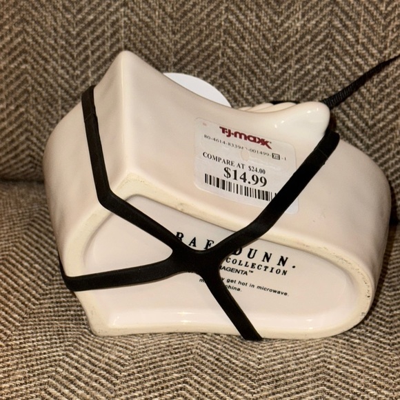 NWT Rae Dunn Halloween/Ghost Set of 4 Kitchen Ceramic Measuring Cups - Picture 7 of 10